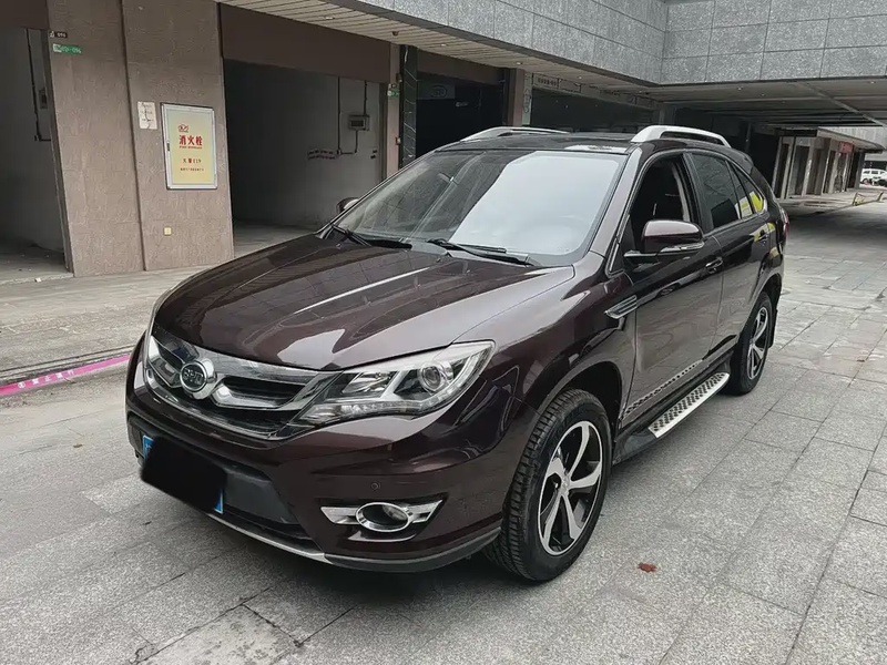 BYD S7