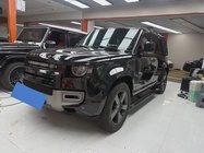 Land Rover Defender 2024