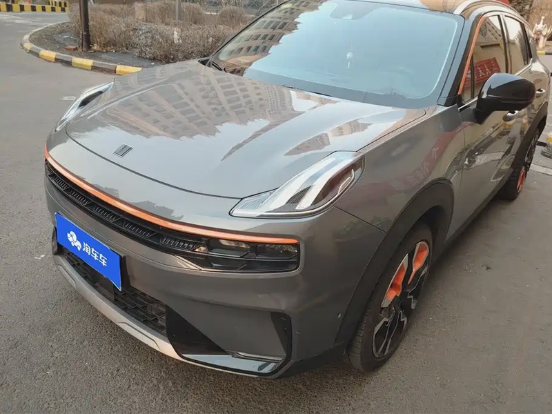 Lynk & Co 06