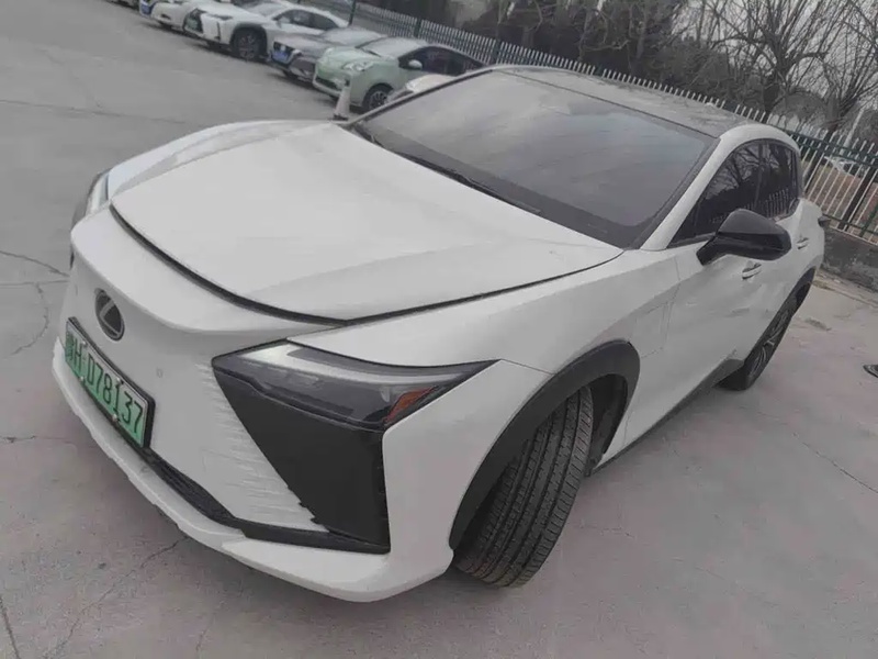 Lexus RZ