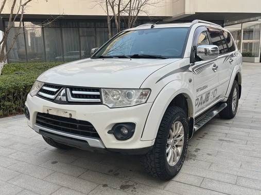 Mitsubishi Pajero Sport 2014