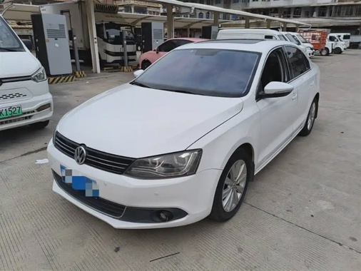 Volkswagen Sagitar 2015