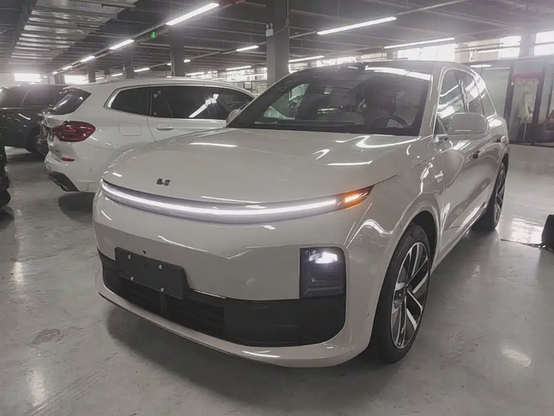 Li Auto L6
