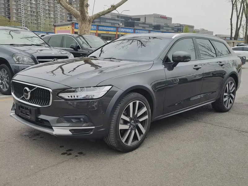 Volvo V90