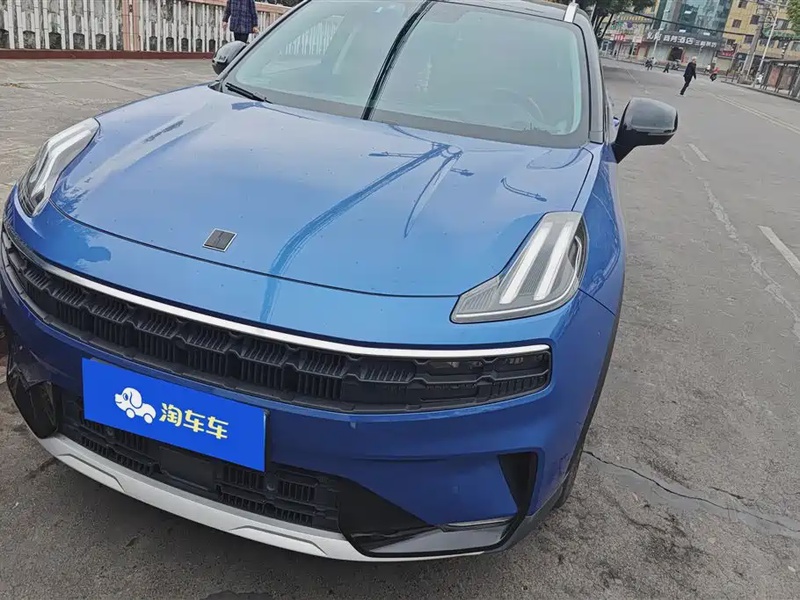 Lynk & Co 06