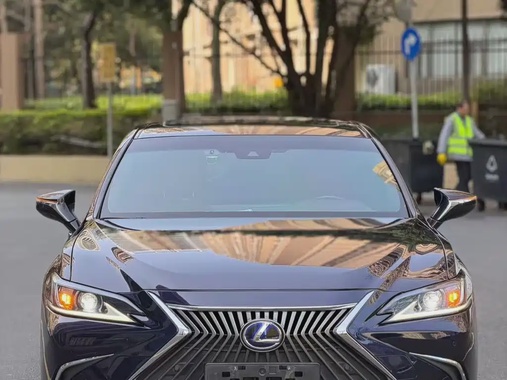 Lexus ES 2019