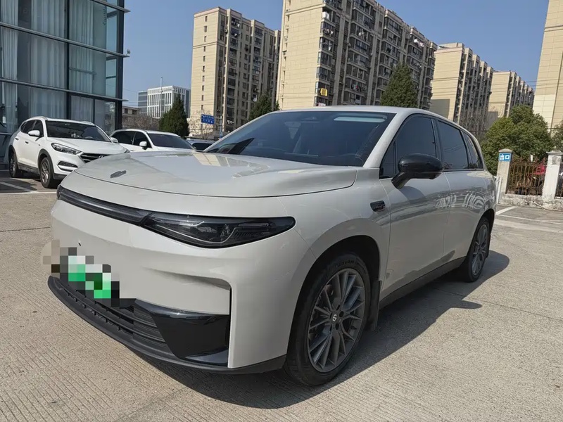 Leapmotor C10