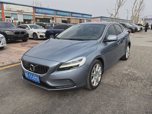 Volvo V40 2018