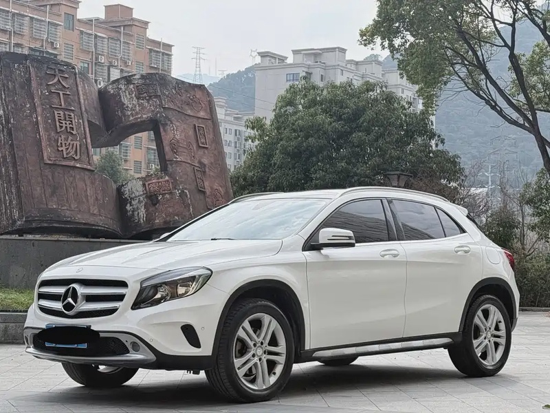 Mercedes-Benz GLA-Class