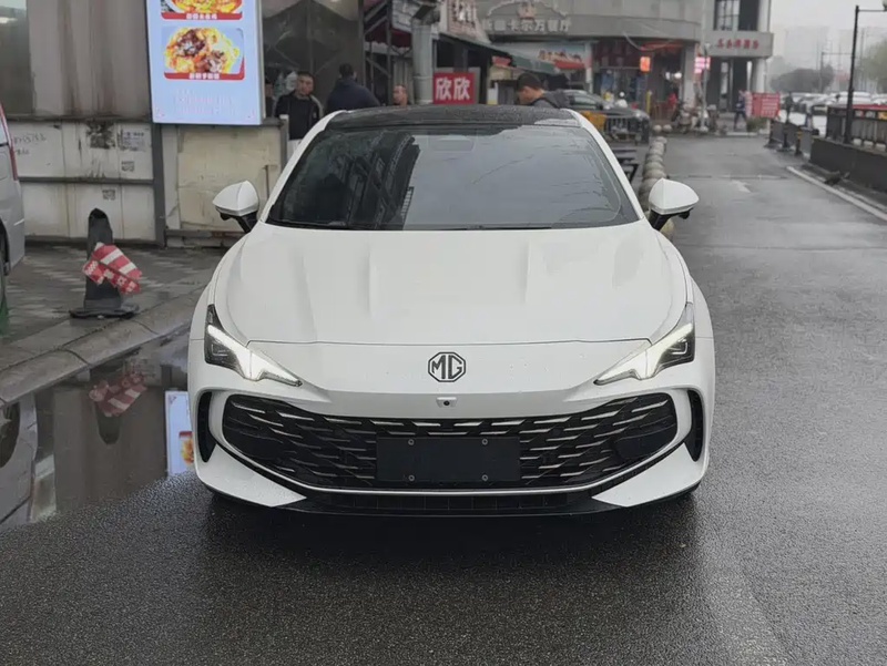 MG MG7