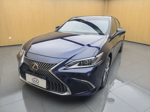 Lexus ES 2021