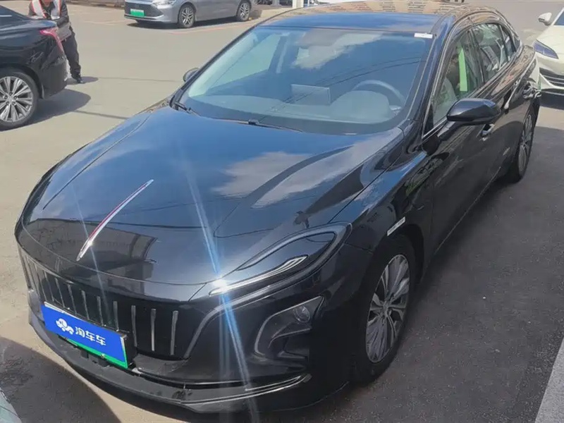 Hongqi E-QM5
