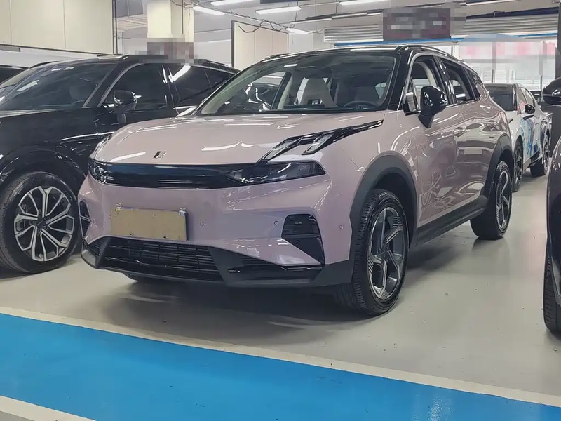 Lynk & Co 06