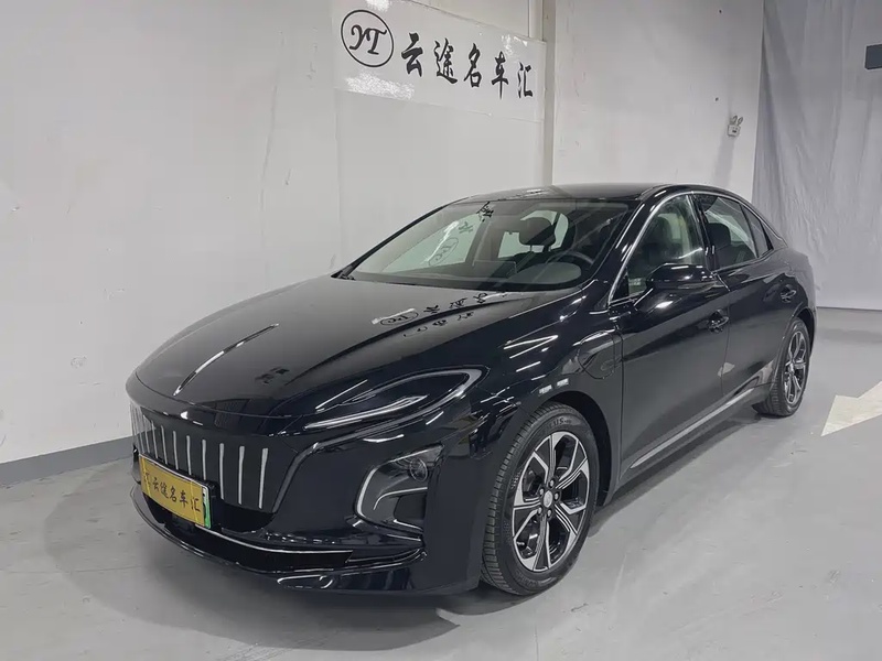Hongqi E-QM5