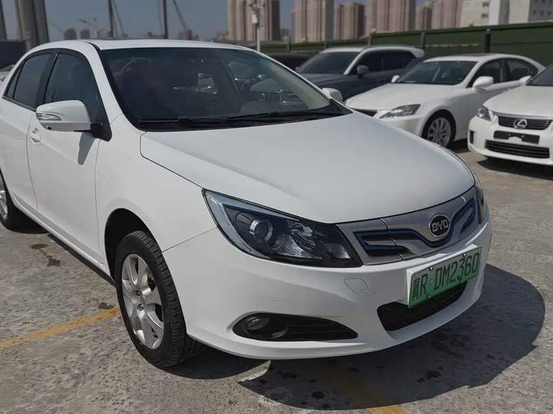 BYD e5