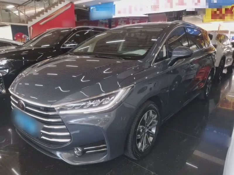 BYD MAX
