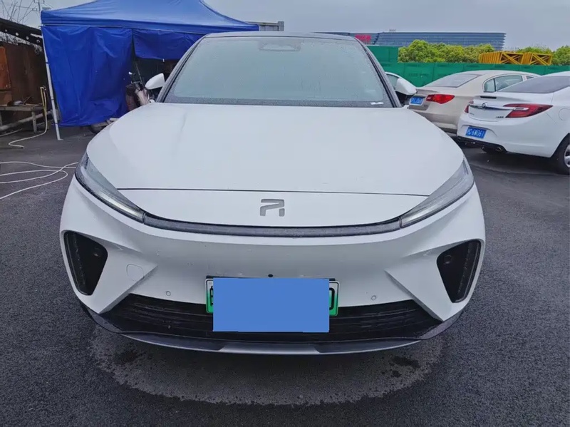 Roewe R7