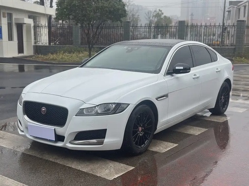 Jaguar XF 2016