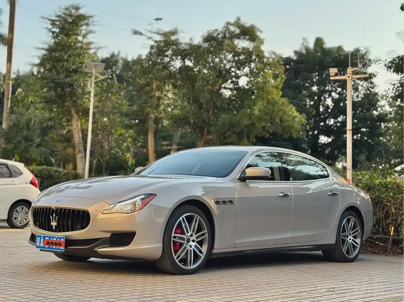 Maserati Quattroporte