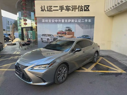 Lexus ES 2022