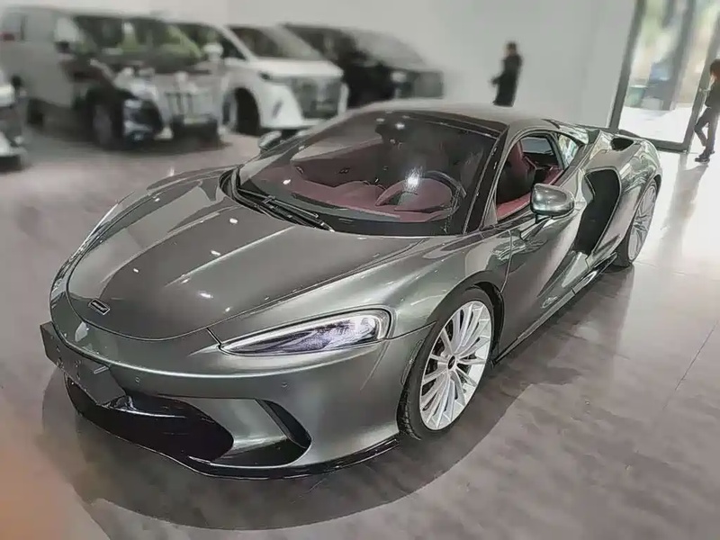 McLaren GT
