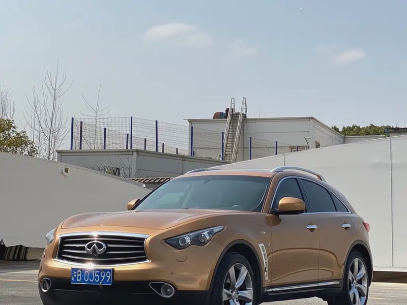 Infiniti QX70