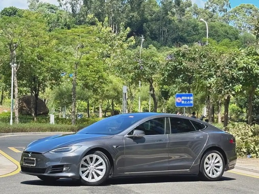 Tesla Model S 2021