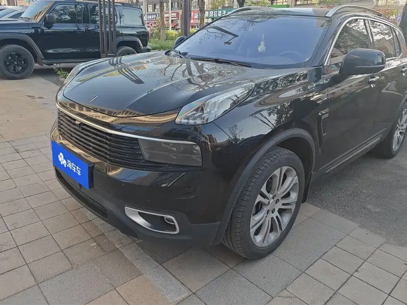 Lynk & Co 01