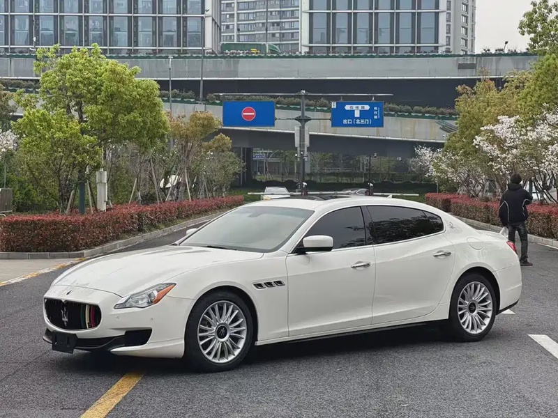 Maserati Quattroporte