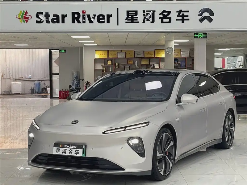 NIO ET7