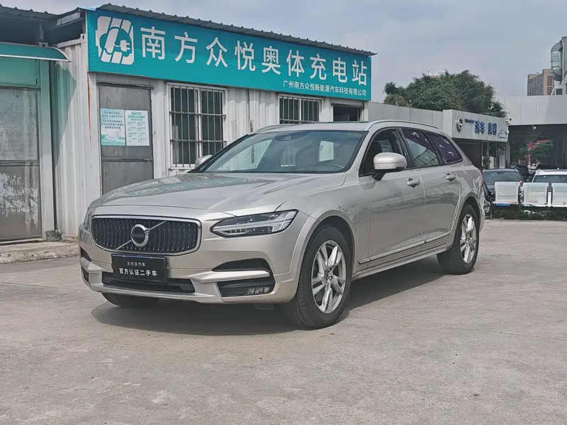 Volvo V90
