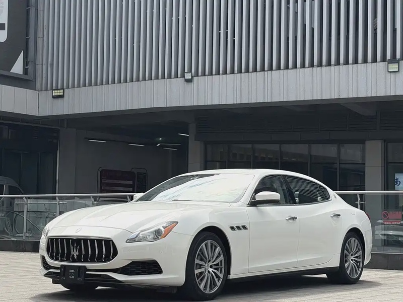 Maserati Quattroporte