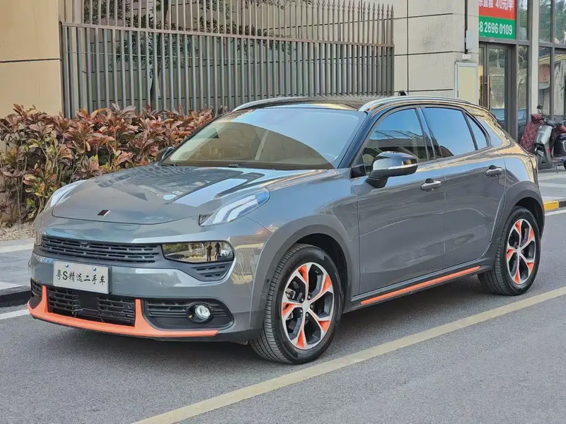 Lynk & Co 02