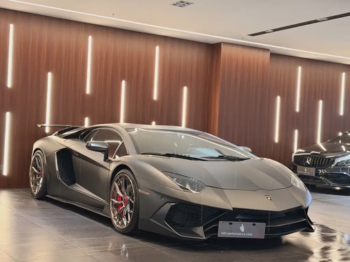 Lamborghini Aventador 2012