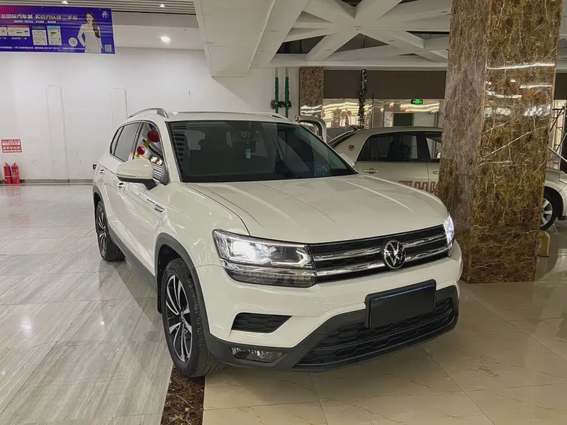 Volkswagen Tharu