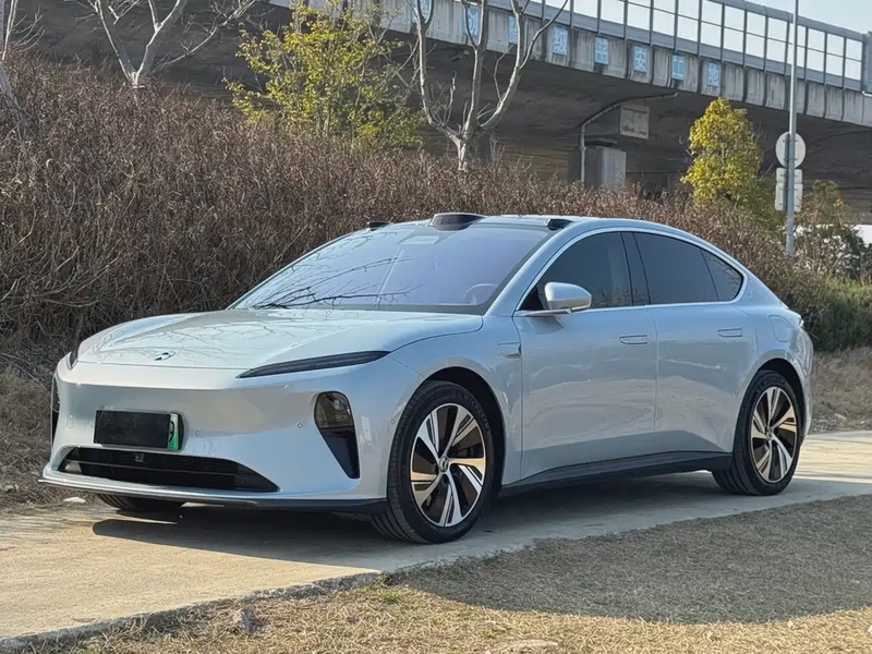 NIO ET5
