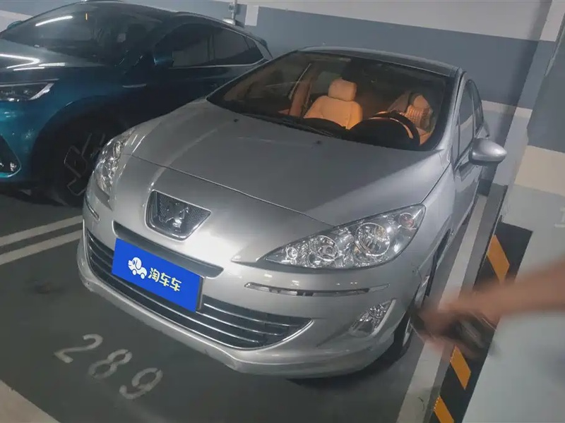 Peugeot 408