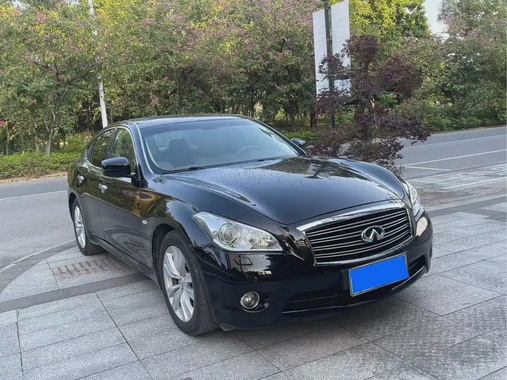 Infiniti M 2011