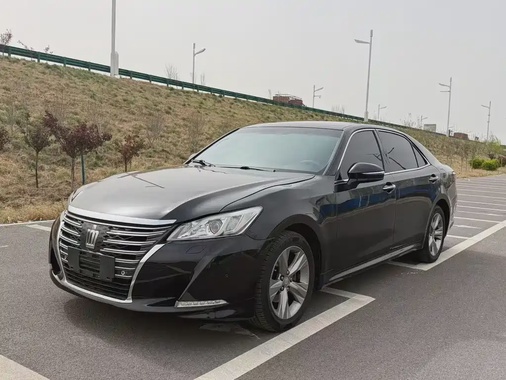 Toyota Crown 2016