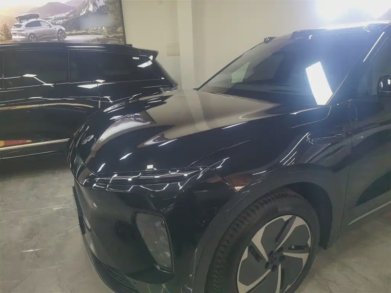 NIO ES8