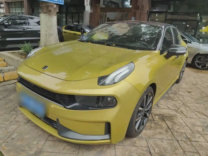 Lynk & Co 03