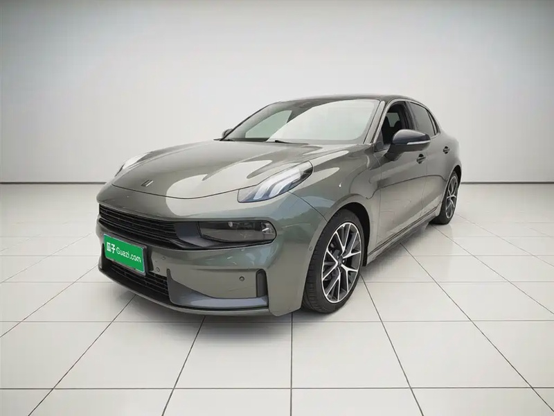 Lynk & Co 03