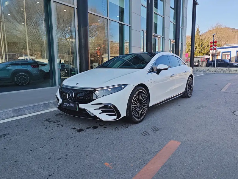 Mercedes-Benz EQS