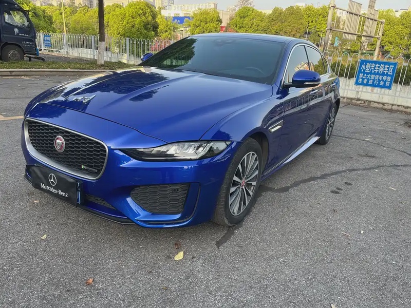 Jaguar XE