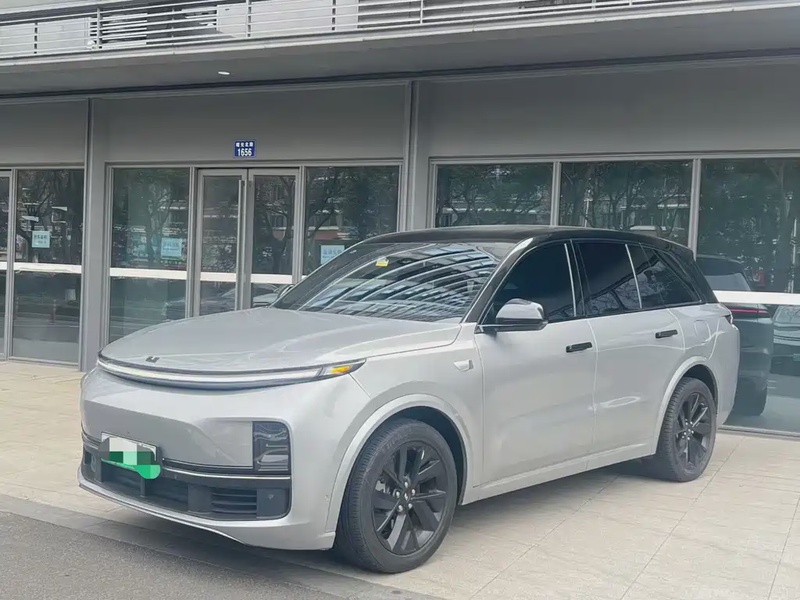 Li Auto L8