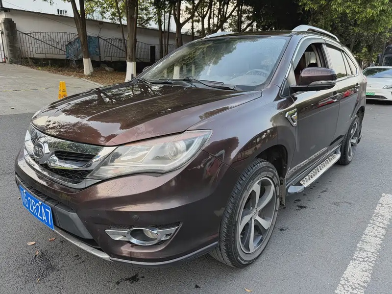 BYD S7