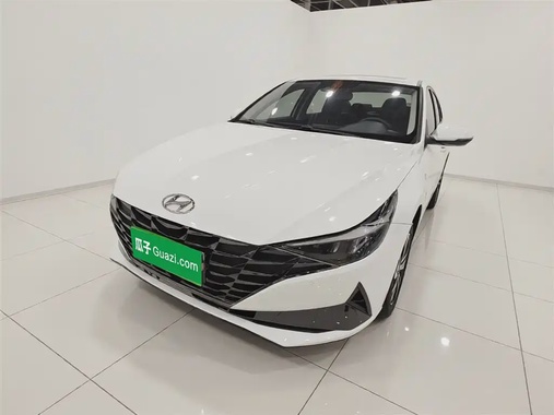 Hyundai Elantra 2023
