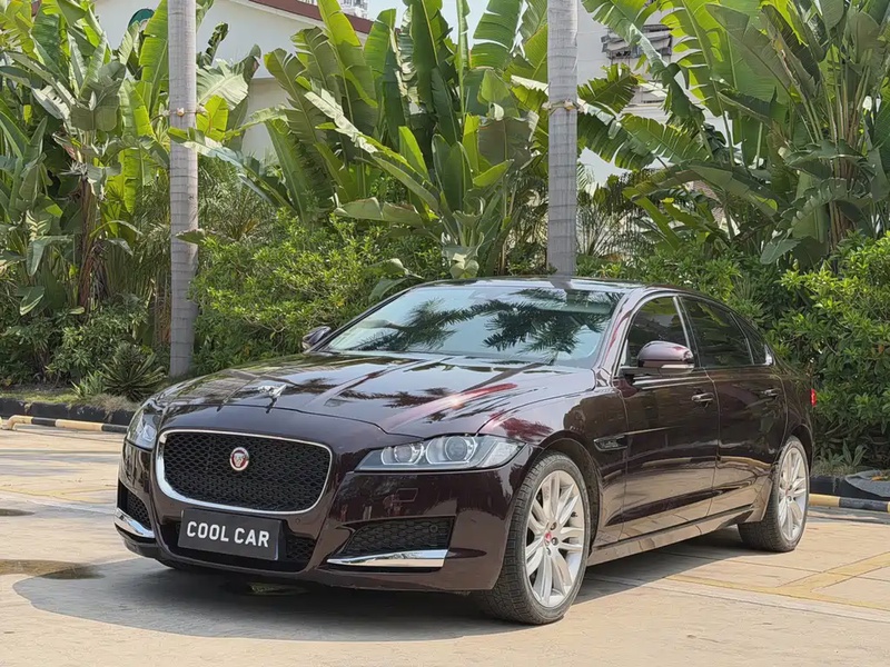 Jaguar XF