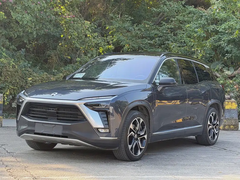 NIO ES8