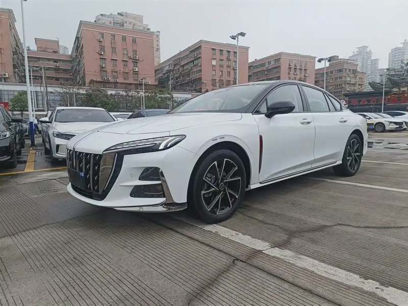 Hongqi H6